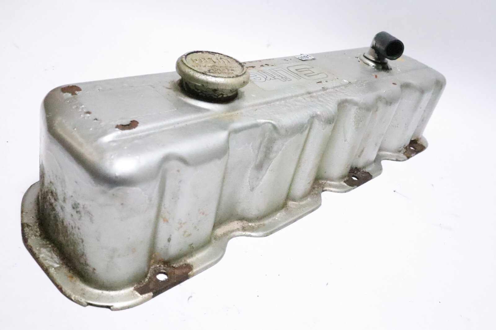 OMC Cobra GM 3.0L 4cyl 140hp Cylinder Head Valve Rocker Cover 980502 3853784 - Image 5