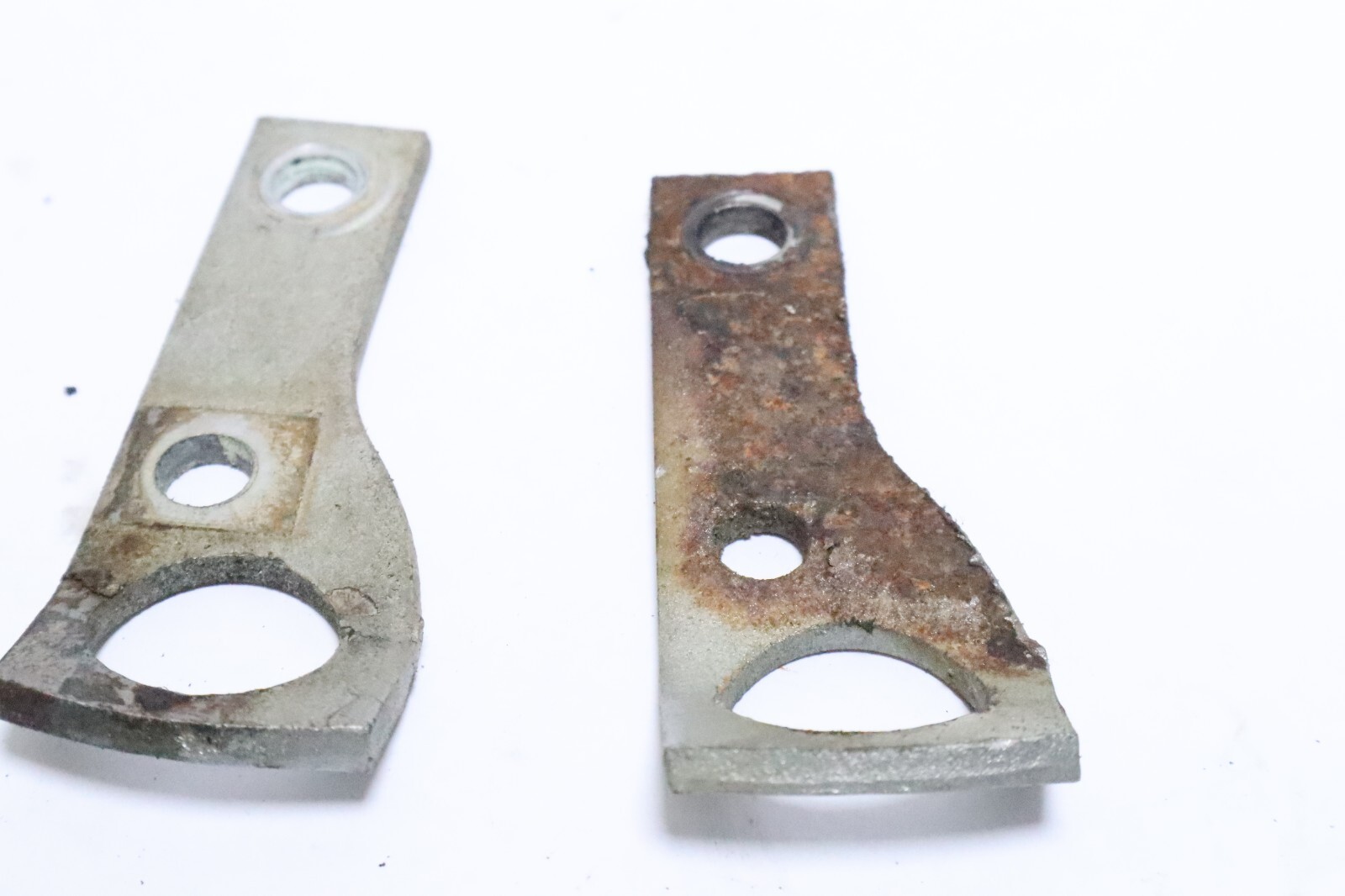 0311111 OMC Cobra Stern Drive Front Engine Lift Bracket - Image 4