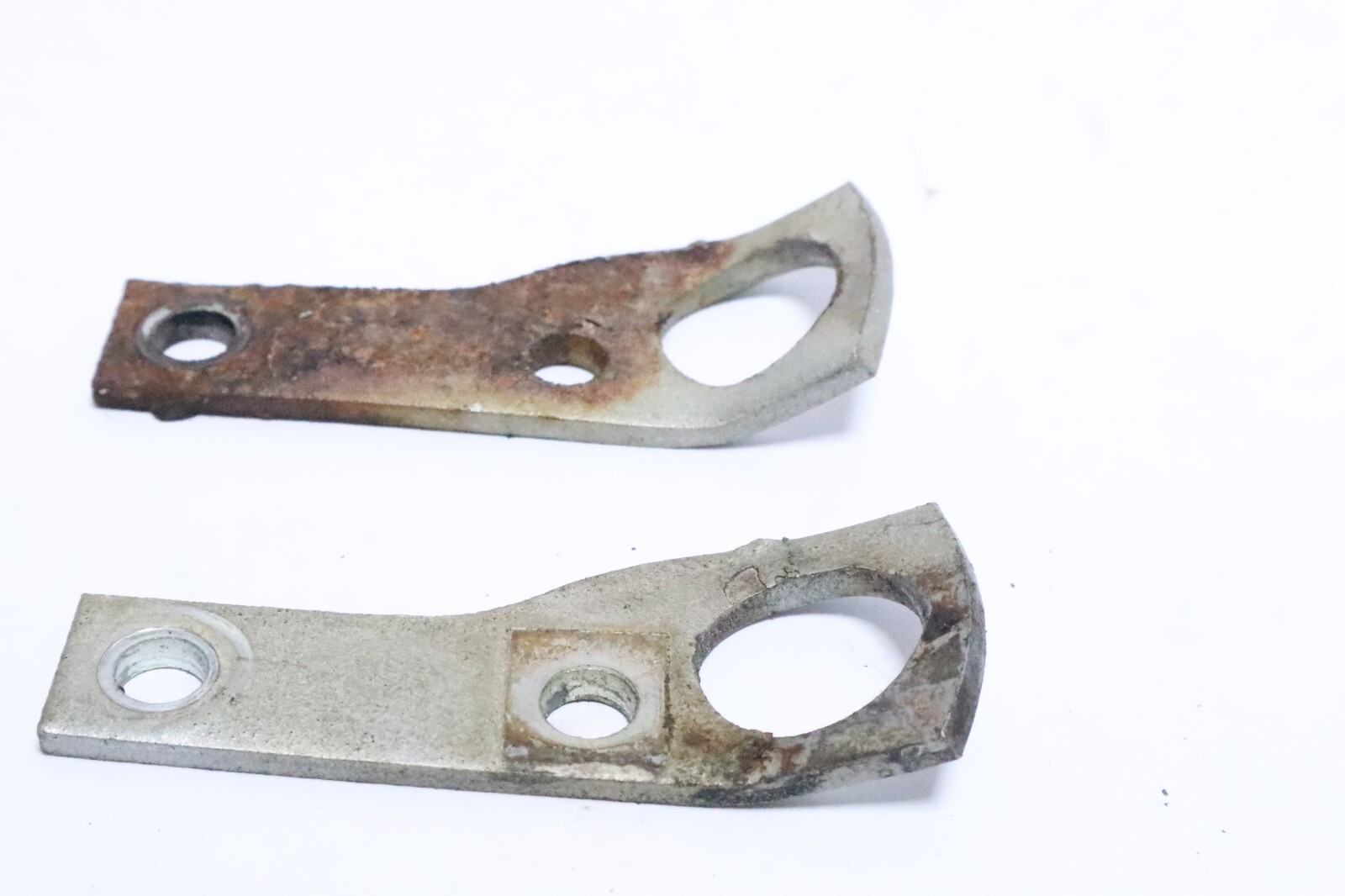 0311111 OMC Cobra Stern Drive Front Engine Lift Bracket - Image 5