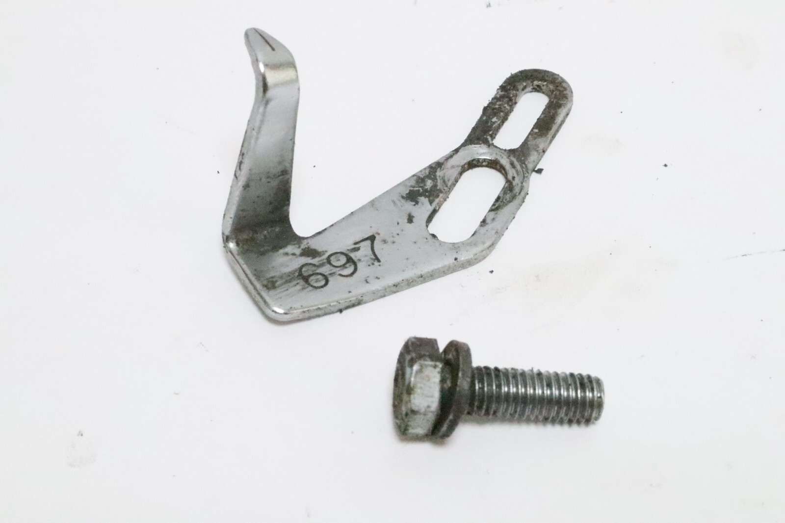 1989-1994 Yamaha 55 HP timing plate pointer 697-81332-00-00 - Image 5
