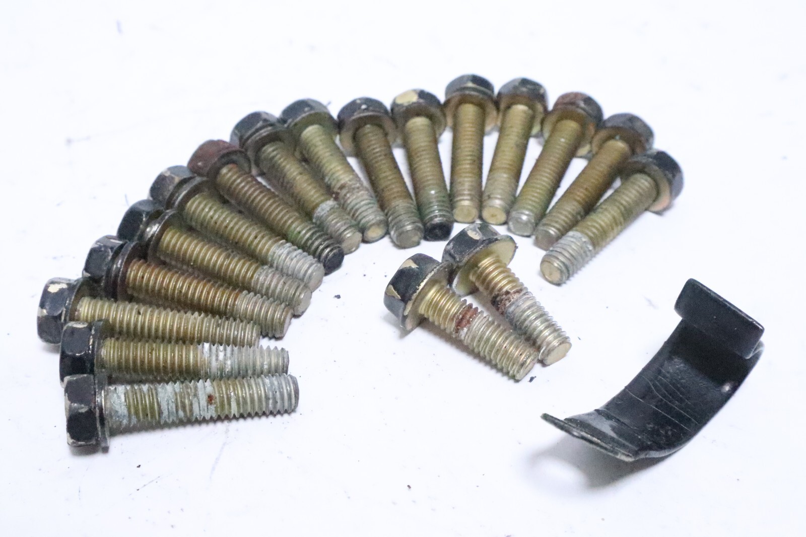 855288 EXHAUST PLATE cover Head bolts, Mercury 135 150 hp 150XL Optimax - Image 10