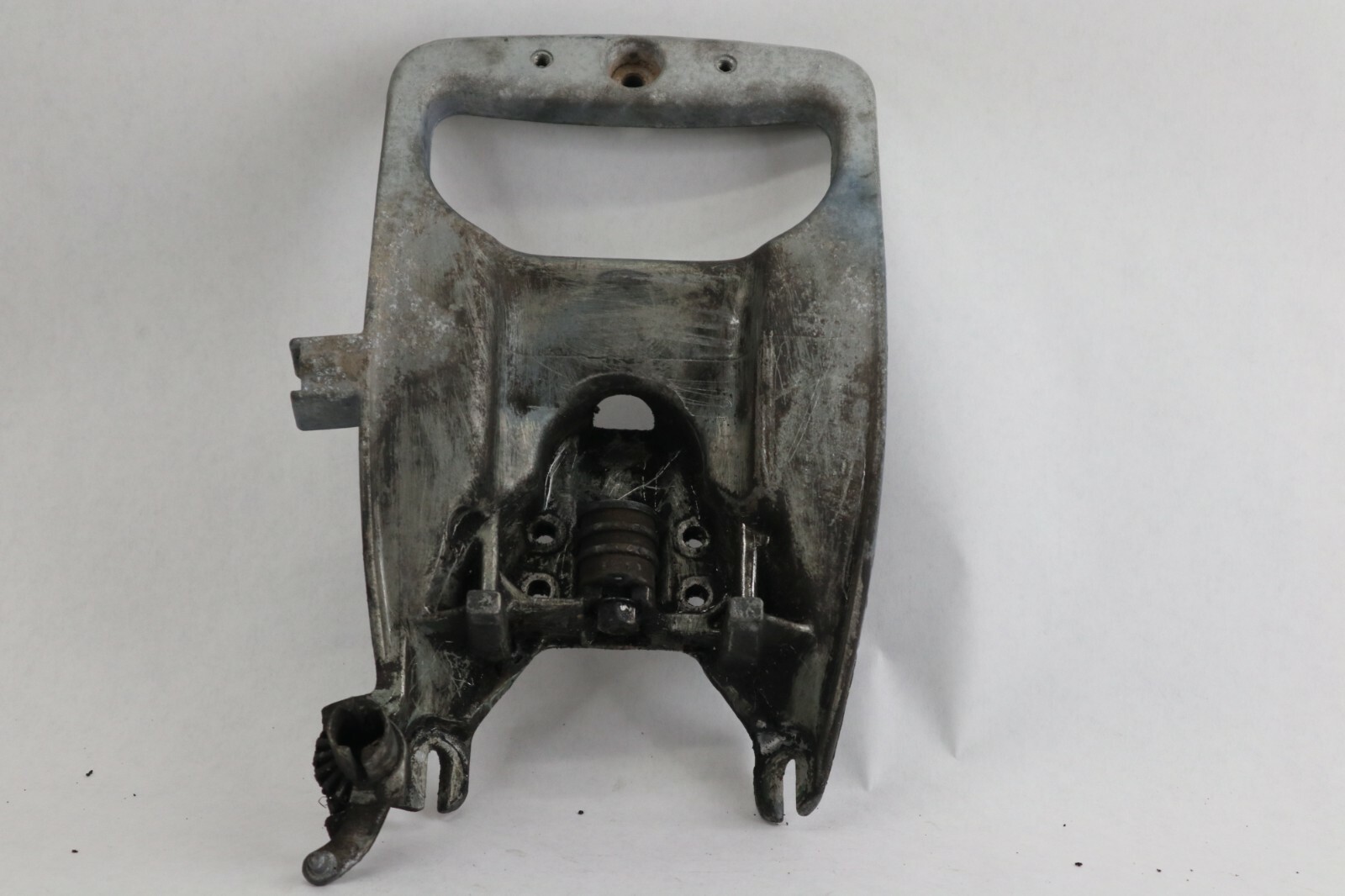 319915 Johnson Evinrude 25 35 HP Steering Bracket 326045 322884 OMC 1976-1983 - Image 3