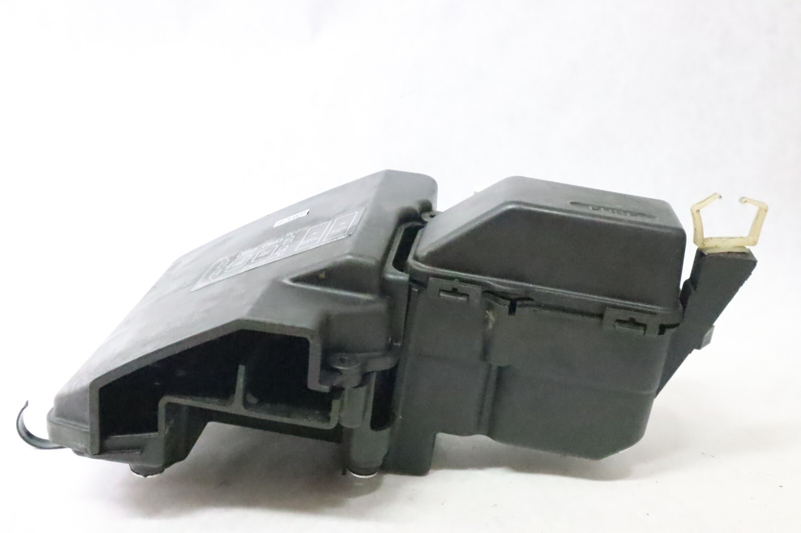 OEM FUSE BOX ASSY 68F-82170-01-00 YAMAHA OUTBOARD 2000-2003 150 175 200 HP HPDI - Image 2