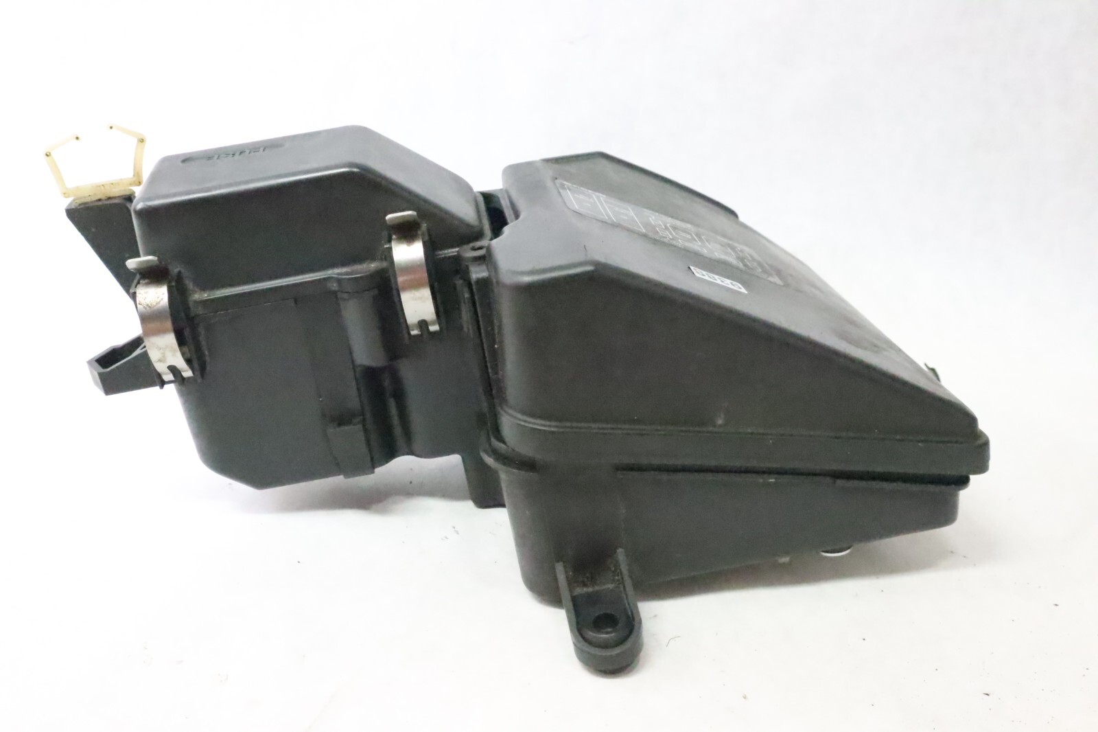 OEM FUSE BOX ASSY 68F-82170-01-00 YAMAHA OUTBOARD 2000-2003 150 175 200 HP HPDI - Image 4