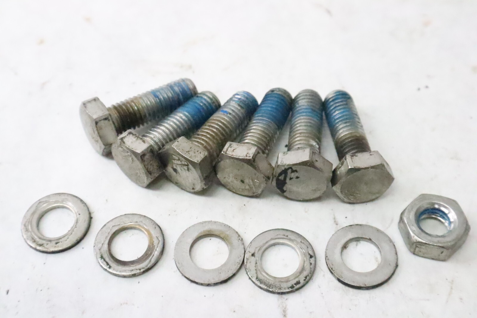 10-858771 Mercury2001-2001 75 90 hp 4 STROKE TRIM BOLTS Outboard screws (6)
