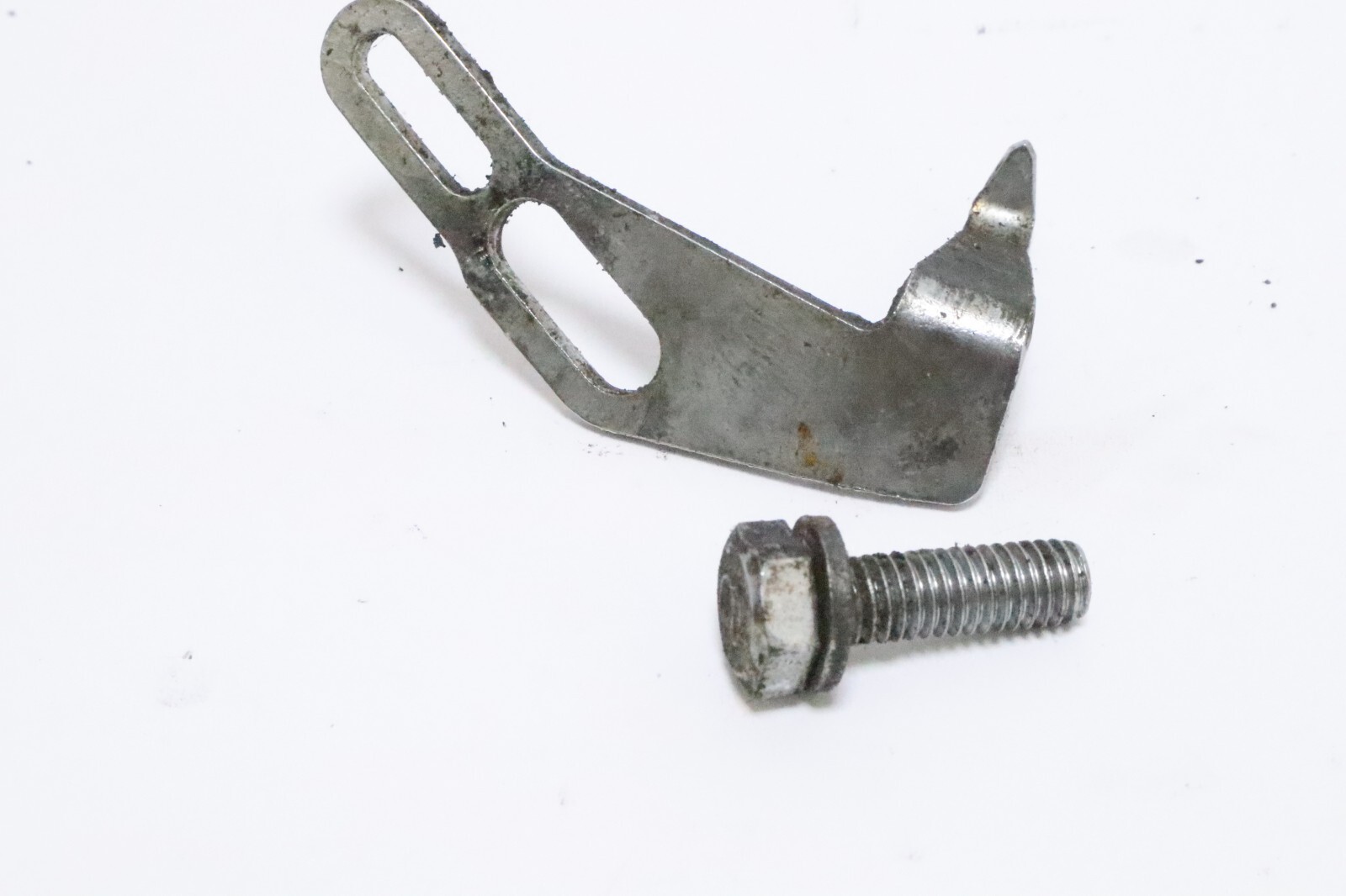 1989-1994 Yamaha 55 HP timing plate pointer 697-81332-00-00 - Image 6
