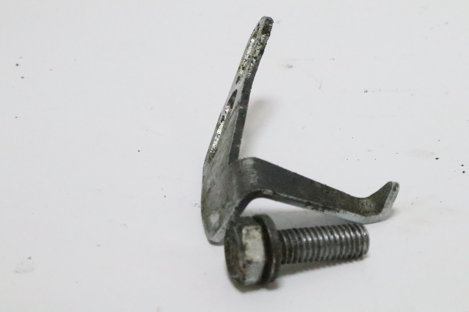1989-1994 Yamaha 55 HP timing plate pointer 697-81332-00-00 - Image 7