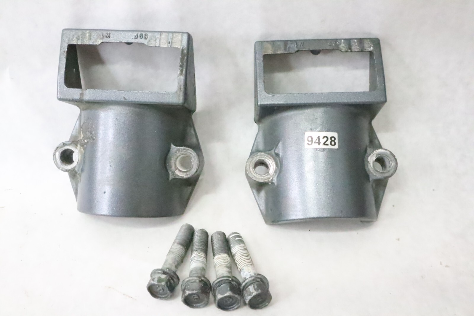 Yamaha lower rubber mount housing 68F-44552-00-8D HPDI 150hp -200hp 2000 & later