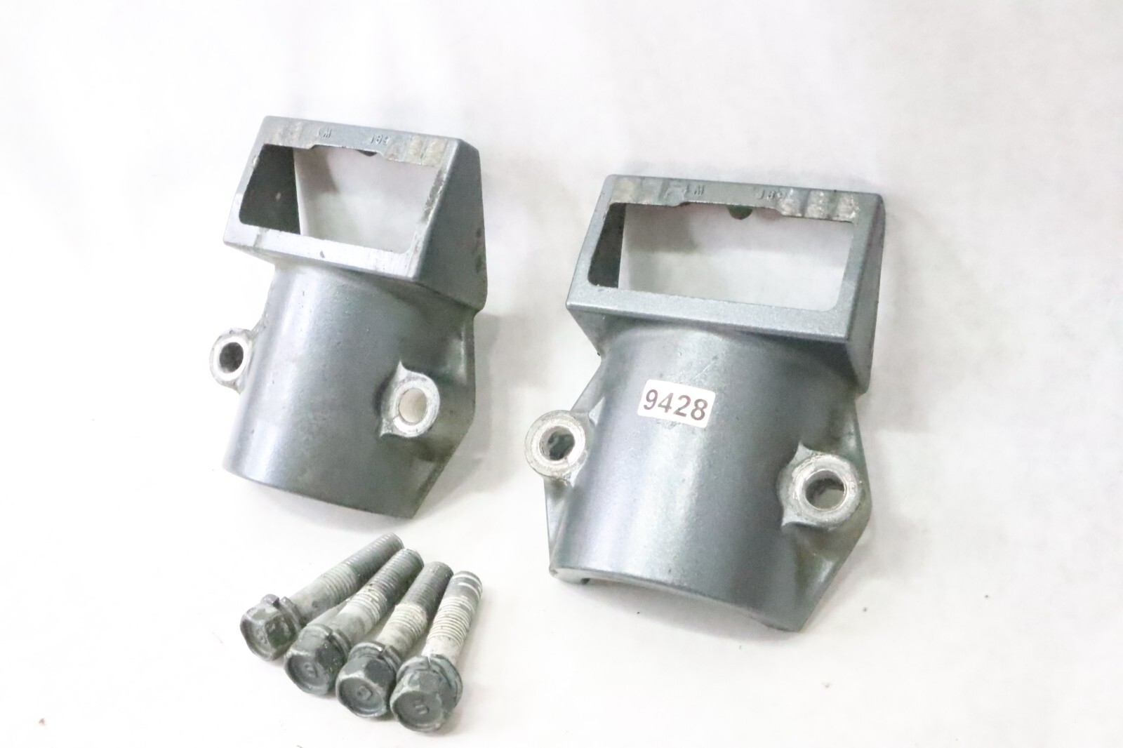 Yamaha lower rubber mount housing 68F-44552-00-8D HPDI 150hp -200hp 2000 & later - Image 3