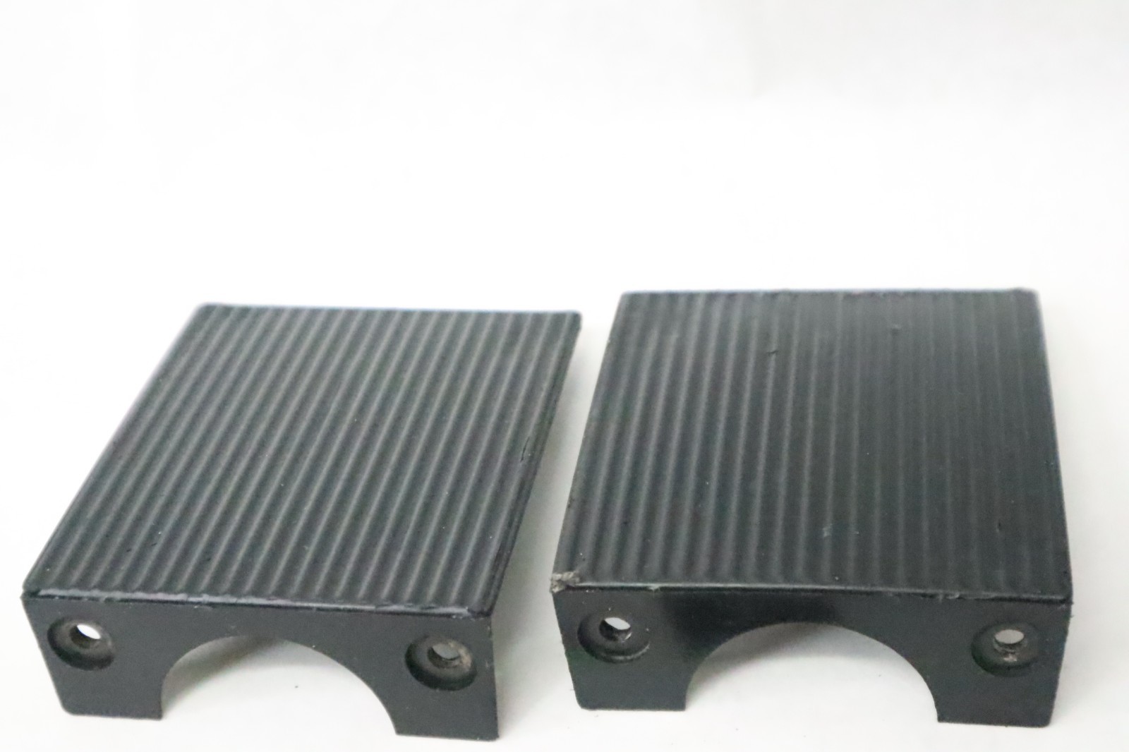 Mercury Mariner Lower Mount Cover 67077T6 1987-1995 50-275 HP Pair