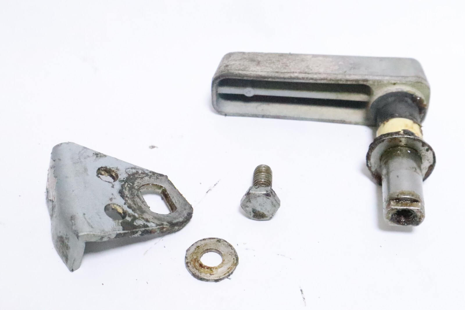 *OEM* Johnson Evinrude Rear Latch Handle Assy 395758 0395758