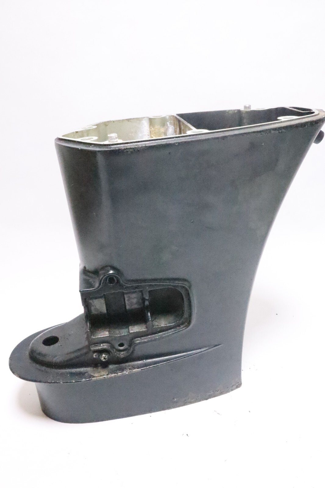 5031524 Evinrude 40 50 Hp 4 Stroke Outboard Midsection Exhaust Housing - Image 6