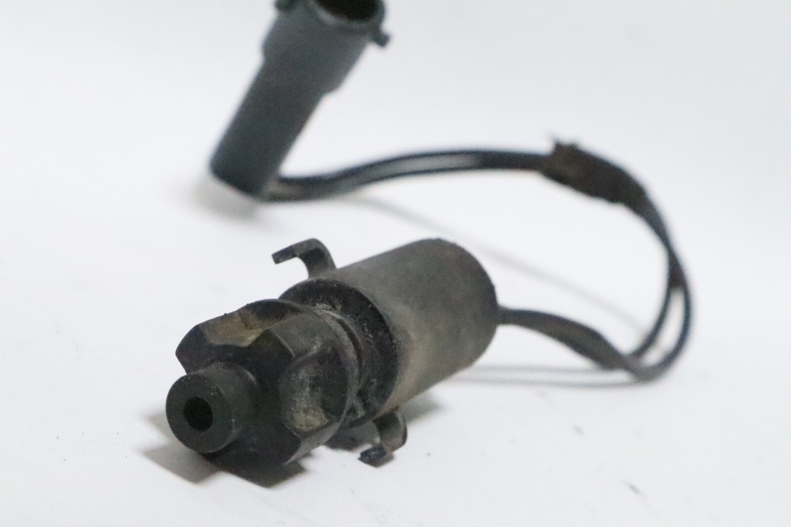 98 1998 Ford Explorer 5.0L RUNS TO Hood Open Ajar Switch - Image 10