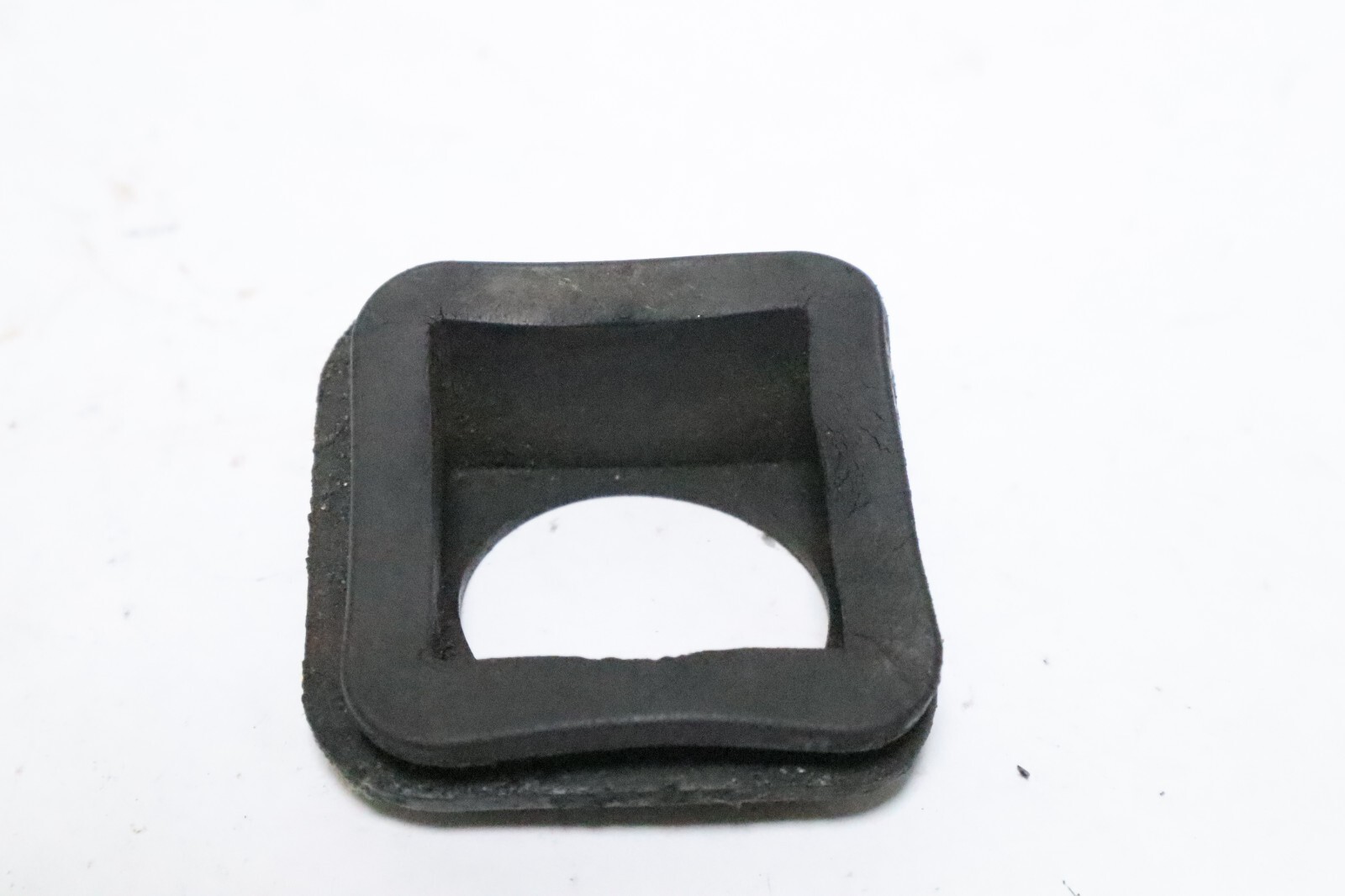 39778 Bottom Cowl Grommet for Mercury 7.5-20 Hp Outboard 1970-85 - Image 10