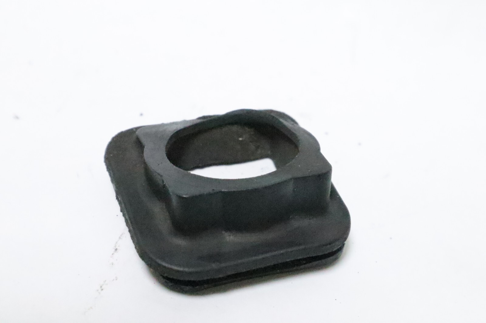39778 Bottom Cowl Grommet for Mercury 7.5-20 Hp Outboard 1970-85 - Image 17