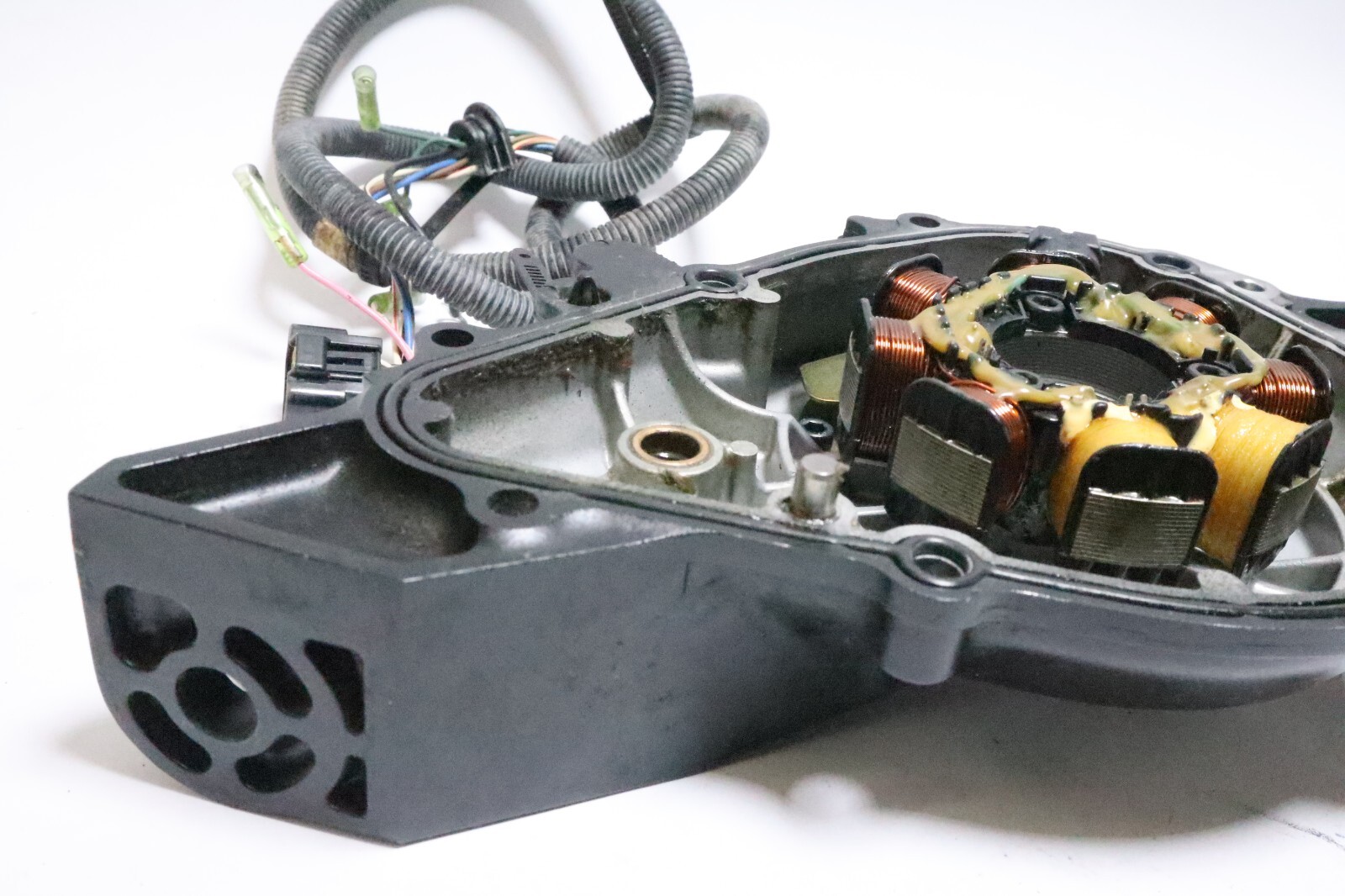 2001-2005 WaveRunner GP800 XLT800 Yamaha OEM Flywheel Cover Stator Armature Coil - Image 26