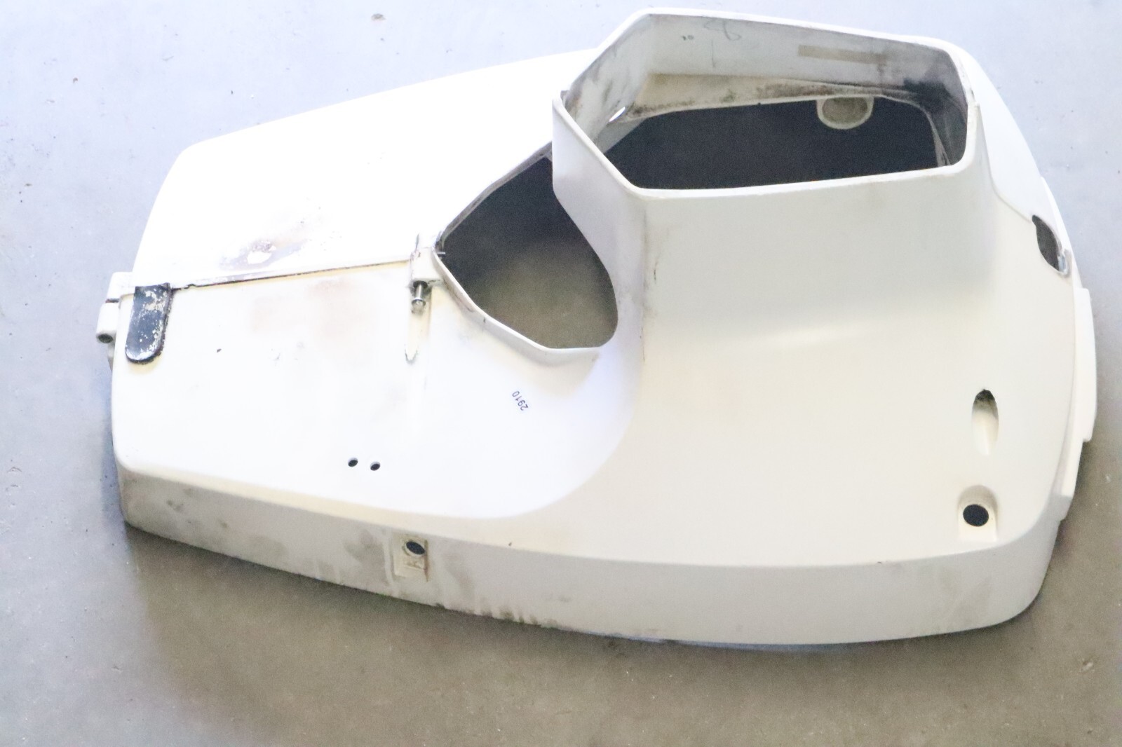 Evinrude 200-225r V6 lower covery Port STBD PN 0432783 0432405 - Image 19