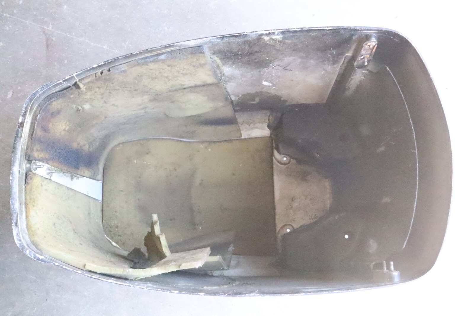Mercury 250 HP 2 Stroke EFI Top Cowl Assembly PN 814277T14 Fits 1998-2003 - Image 25