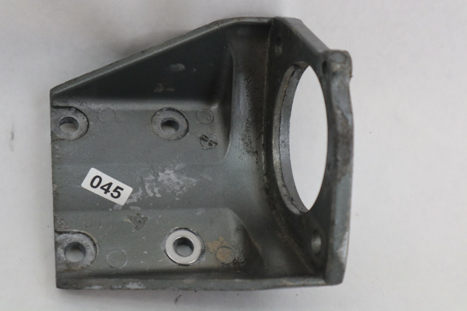 Suzuki Outboard DT 75 Starter Motor Bracket 31911-95600