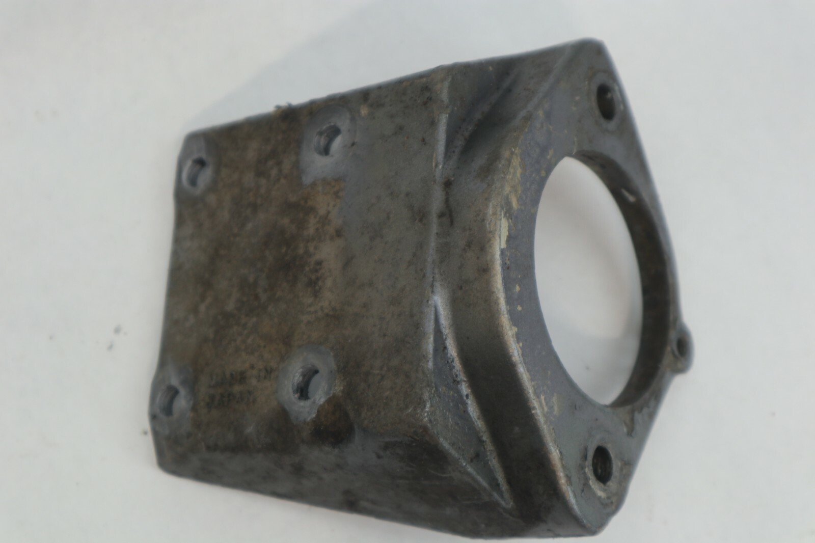 Suzuki Outboard DT 75 Starter Motor Bracket 31911-95600 - Image 11