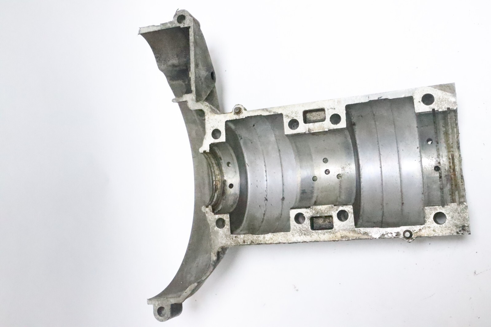 78 79 80 81 82 83 Yamaha Enticer Inviter 300 294 Engine Crankcase Crank Cases - Image 12