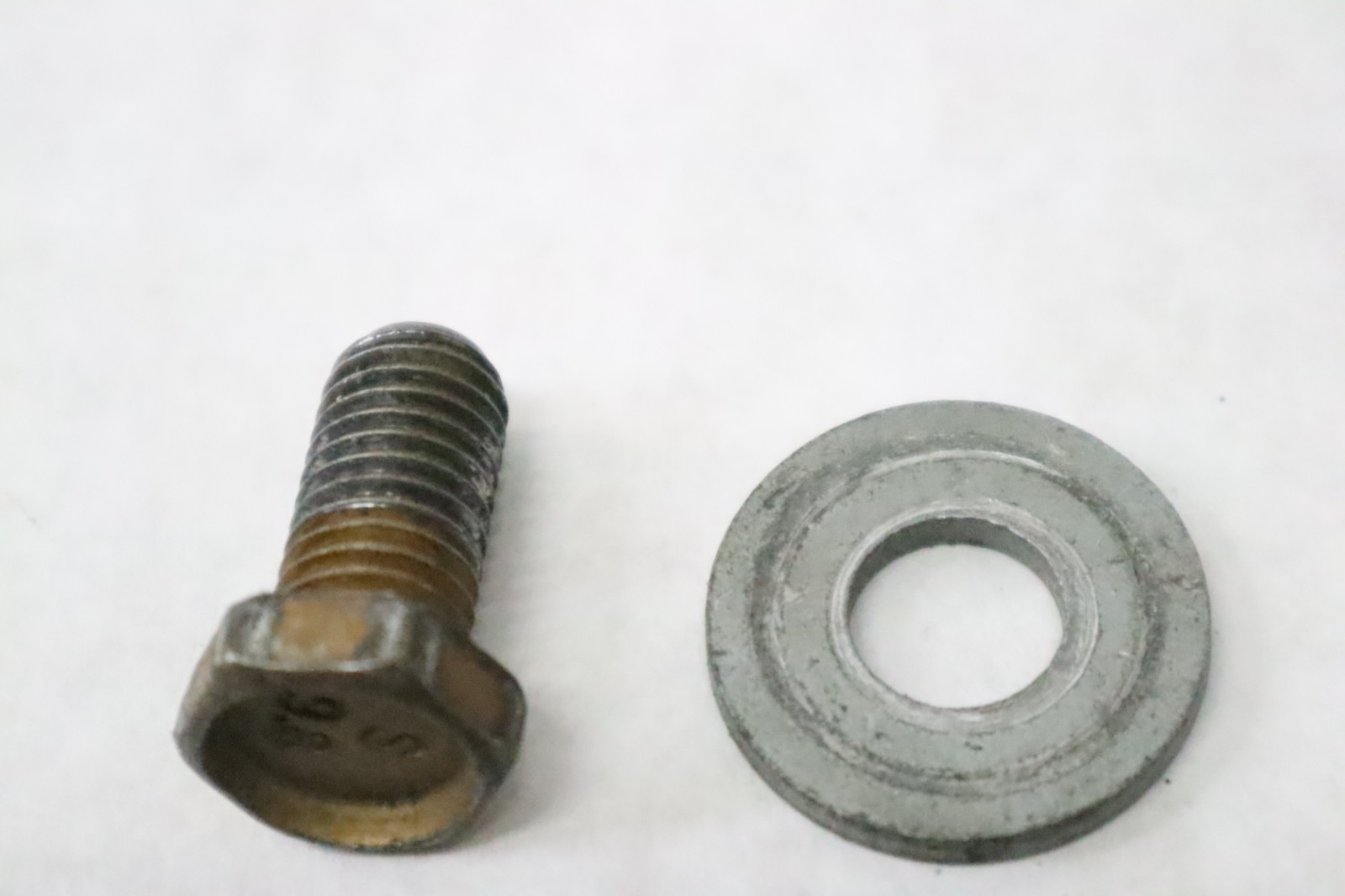 10-97359A 1, 12-86496 Mercury 25hp 2-cyl 2-stroke outboard flywheel screw - Image 10