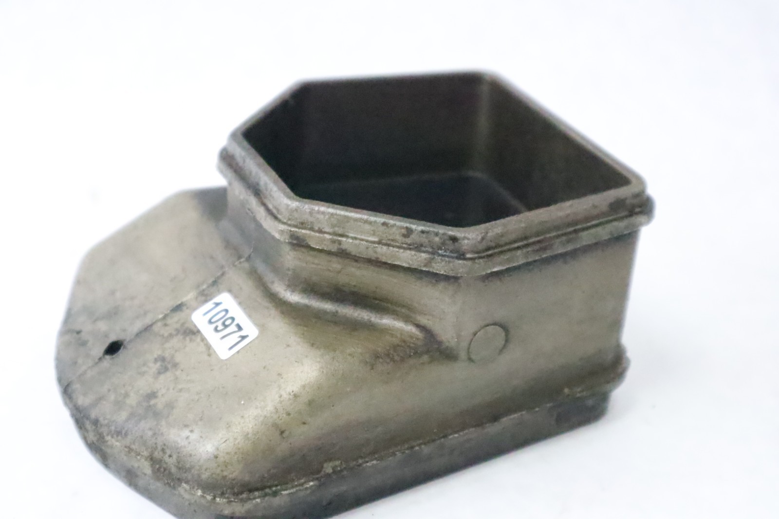 Evinrude Johnson V4 Inner Lower Housing 320838 - Image 10