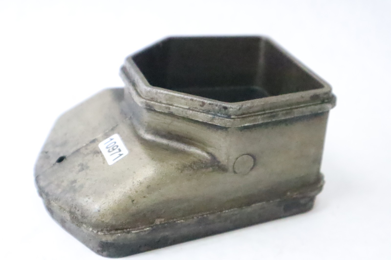 Evinrude Johnson V4 Inner Lower Housing 320838 - Image 12