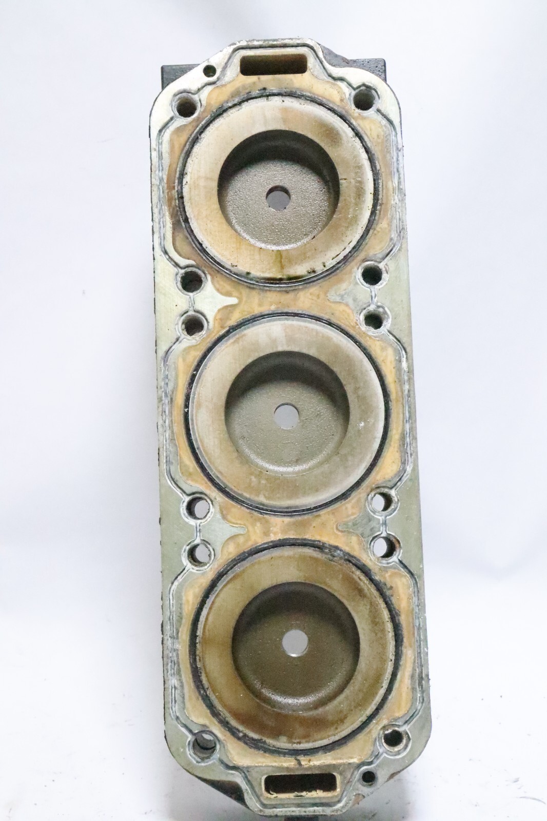 858281A9 858281T2 Mercury 2000-2005 Cylinder Head 135-200 HP XR6 MAG III - Image 7
