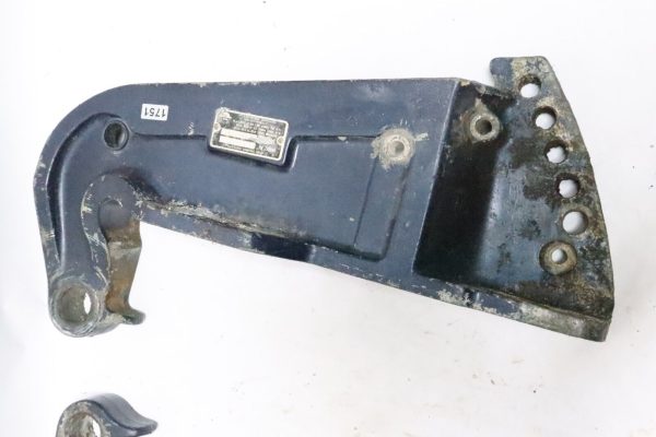 Johnson Evinrude 115-235 HP Transom Clamp Stern Bracket Port Side 325594 325595  used - Image 3