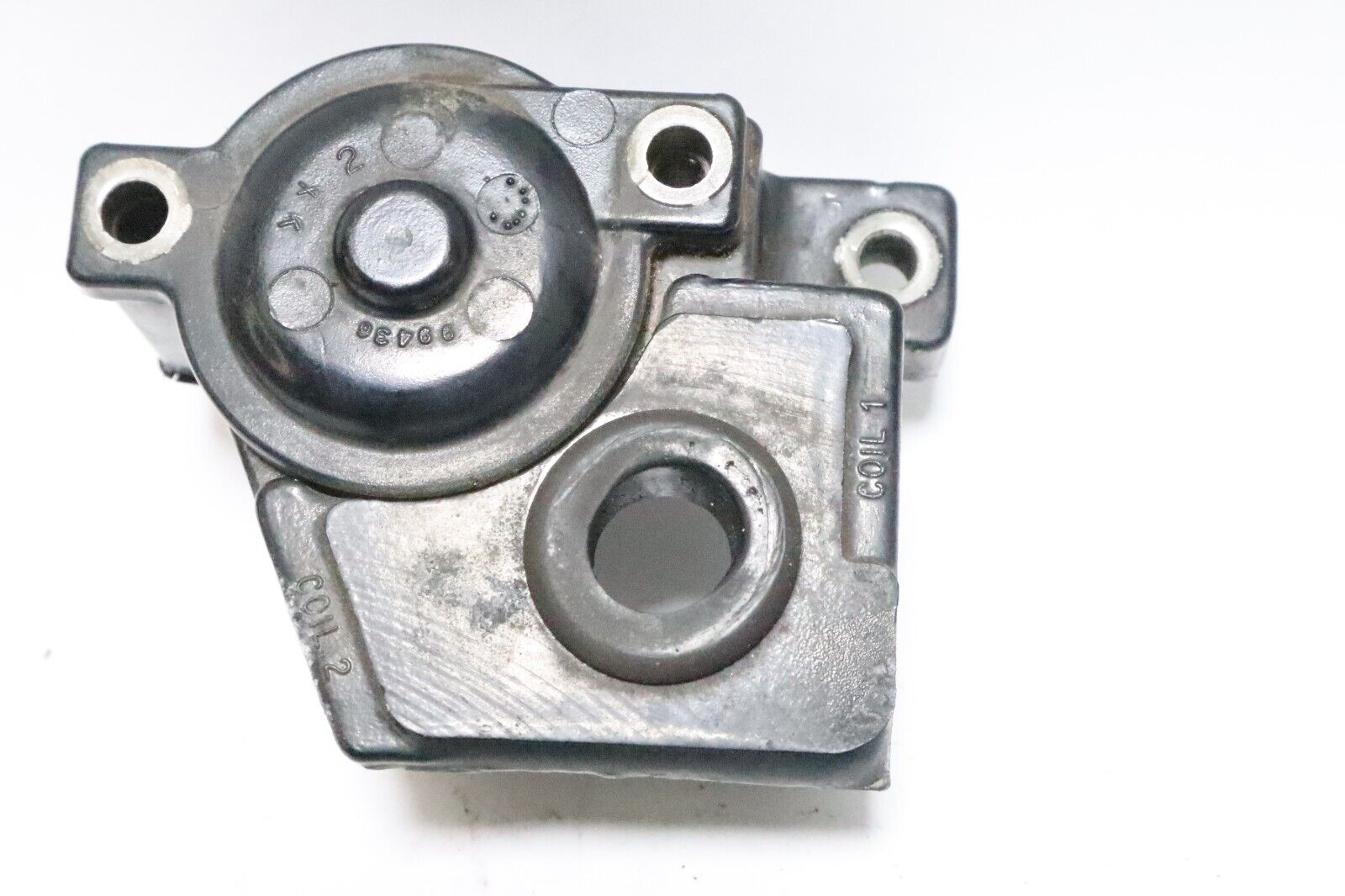 66843 66844 Mercury 1975-1986 Coil Mounting Bracket & Cover 35 40 HP Used - Image 3