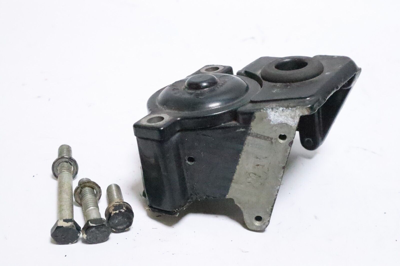 66843 66844 Mercury 1975-1986 Coil Mounting Bracket & Cover 35 40 HP Used - Image 4