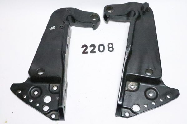 Mercury Mariner 75-90-100-115-125 Transom Bracket Starboard 828334T02 8M0034791   Used - Image 5