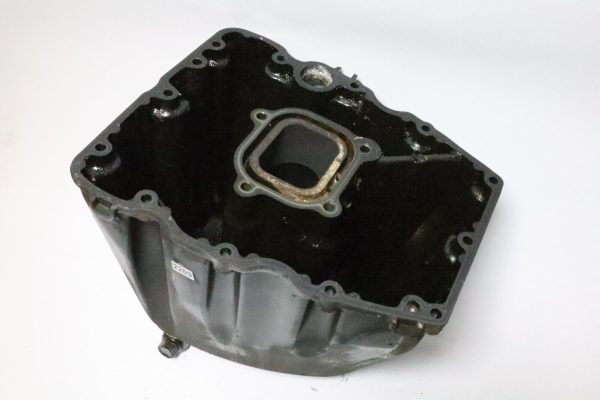 Mercury 75 90 100 HP 4 Stroke Oil Pan Assembly PN 858572T Fits 2000-2005  Used - Image 2