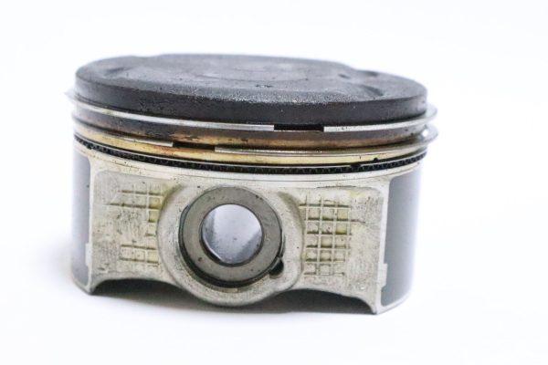 Mercury 90 hp 4 stroke outboard piston 898472T01 Used - Image 2
