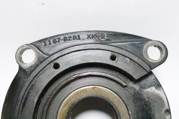 Mercury Outboard Block Upper End Cap 1151-4732A1 8277A1 with 1167-8281 Used - Image 3