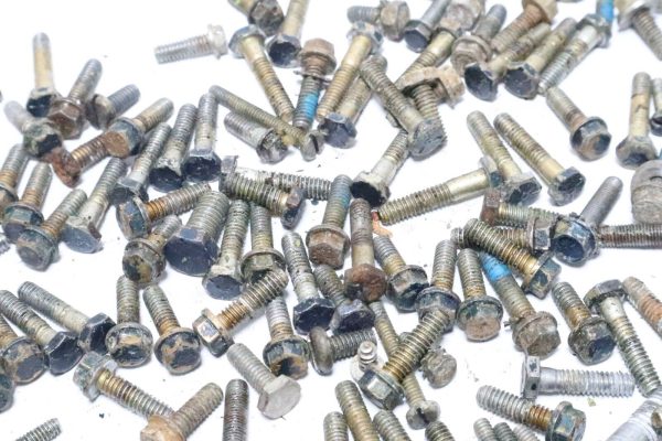1980 s Johnson Evinrude 235   HP Mixed Nut Bolt Washer Lot used - Image 4