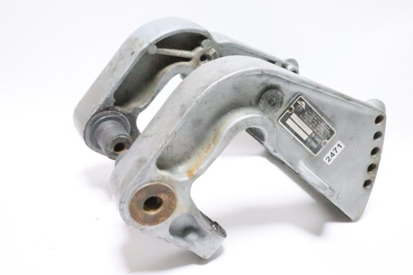 BRACKET yy  johnson evinrude 0392831  PORT clamp 393190 STERN 9.9hp 15hp Used - Image 2