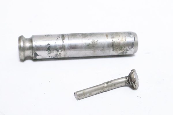822480 821539 FORCE  Mercury hp 50 40 ELPTO Outboard Motor pivot pin  Used