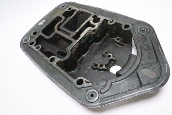 LOWER PLATE MERCURY TRACKER FORCE 40-50 HP 2 STROKE 820268A1  Used - Image 3