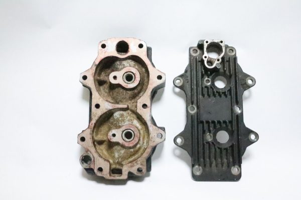8198501 Force 1992-1999 Cylinder Head  40 50 HP 2 Cyl   Used - Image 2