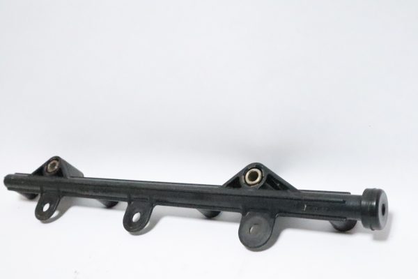 Mercury 90hp 4 stroke outboard fuel rail 881518T01 Used - Image 4