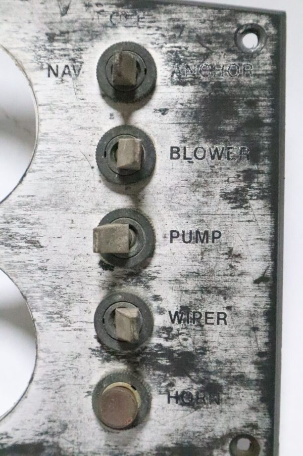 1986 Seaswirl TEMPO  boat Gauge Cluster  DASH HOLDER Used - Image 3