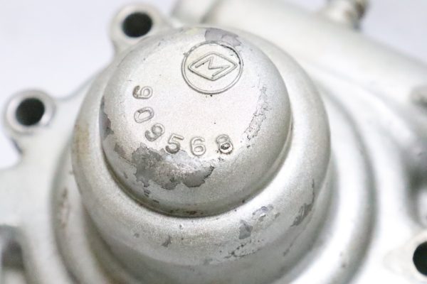 OMC 2.5 3.0  Stringer Cobra 120 140 HP Trunion housing 909568 Vintage  Used - Image 3