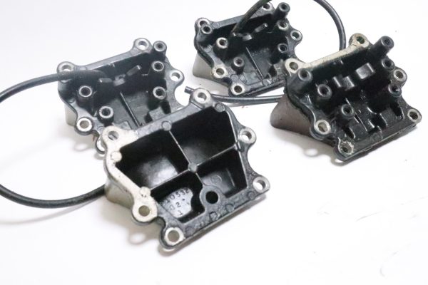 Johnson Evinrude 85-90-115-140 HP - Set of 4un Exhaust Cover 327910/ 310532 | Used - Image 4