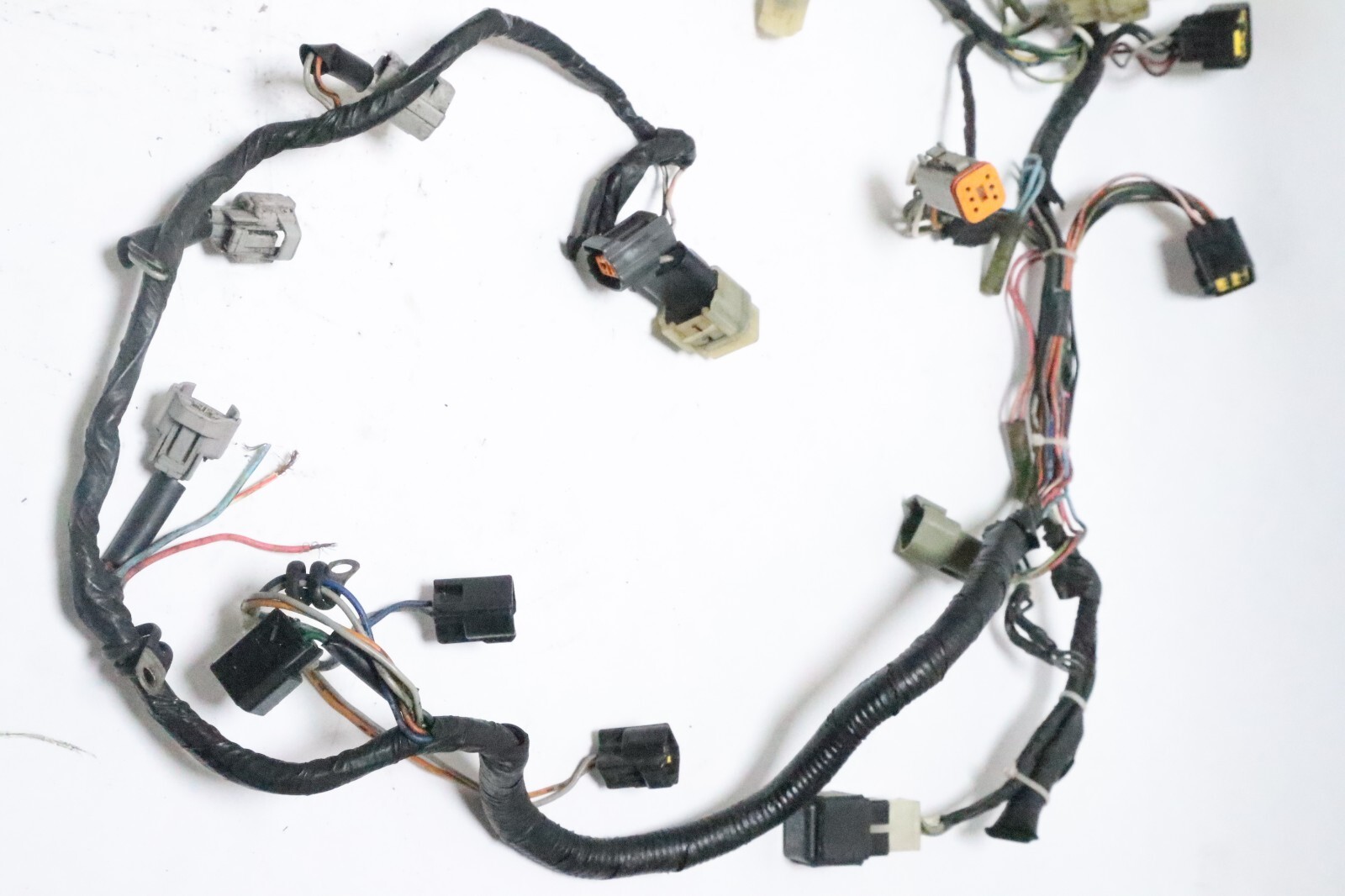 Evinrude 40 50 hp Suzuki DF40 DF50 4 Stroke Main Wire Harness 5031476 has cuts | Used - Image 2