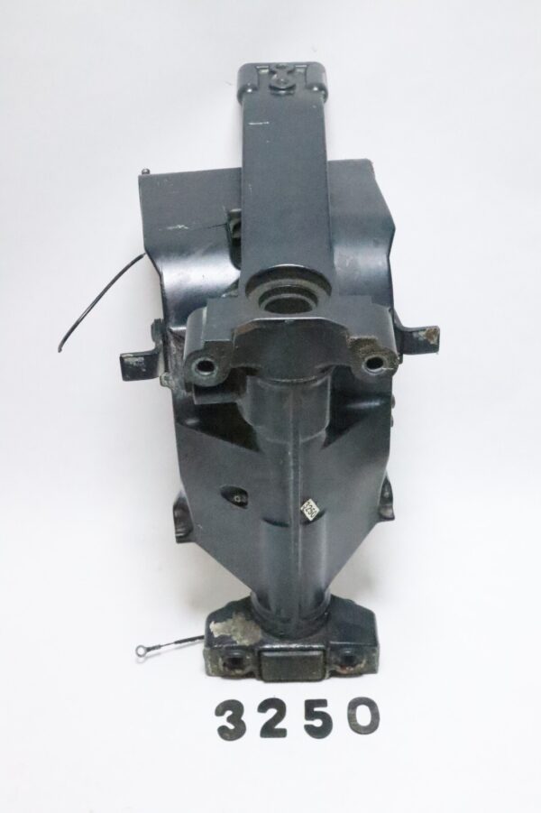 5031496 5031500 Evinrude 1999-2000 Swivel Bracket 40 50 HP | Used - Image 2