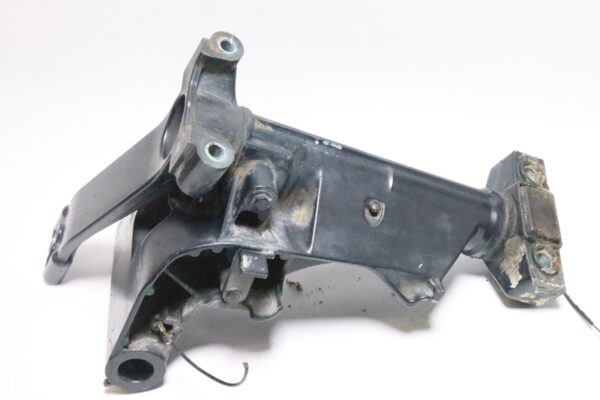 5031496 5031500 Evinrude 1999-2000 Swivel Bracket 40 50 HP | Used - Image 4