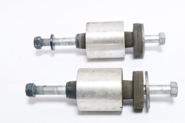 5031528 Evinrude Johnson 1999-04 Upper Mount Set 40 50 HP 3 Cylinder 4-Stroke | Used - Image 5