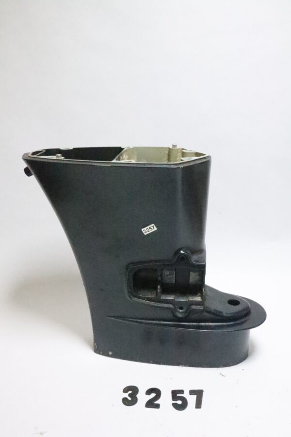 5031524 Evinrude 40 50 Hp 4 Stroke Outboard Midsection Exhaust Housing | Used - Image 2